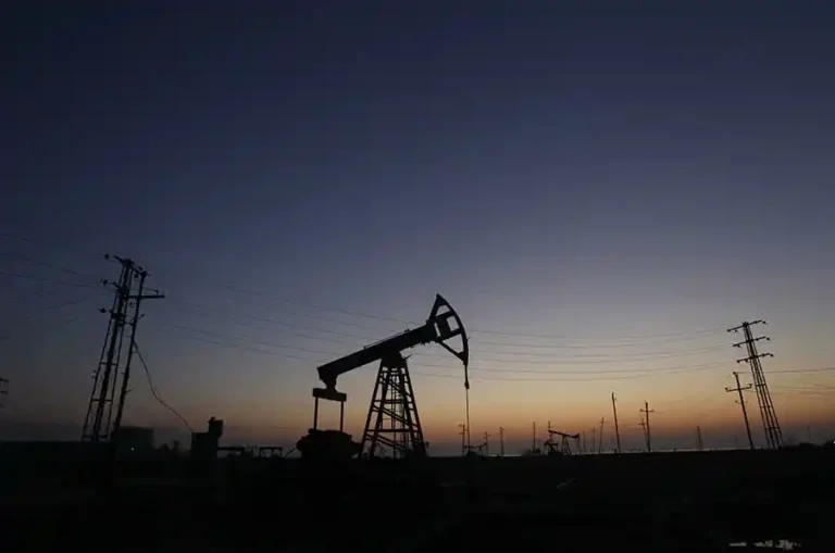 خفض توقعات نمو الطلب العالمي على النفط