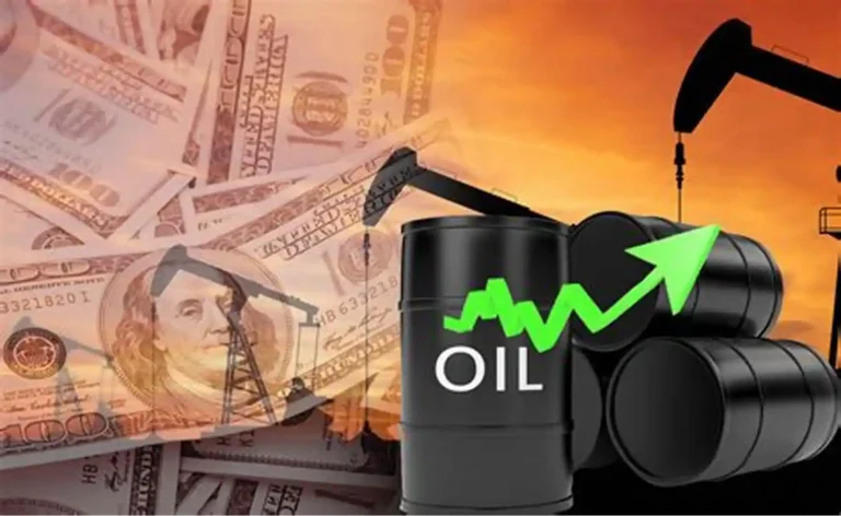 انخفاض أسعار النفط بفعل صعود الدولار الأمريكي