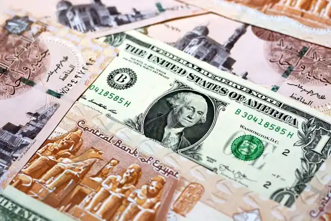 الجنيه المصري يصل 17.82 دولار… ما الأسباب؟