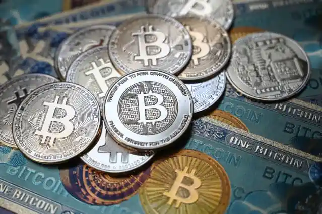 أسعار العملات الرقمية 19-04-2022: ارتفاع بيتكوين