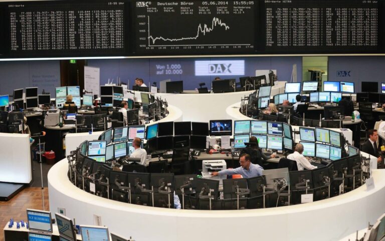 ارتفاع أسعار الأسهم الأوروبية في خضم اشتداد الانتخابات الرئاسية الأمريكية