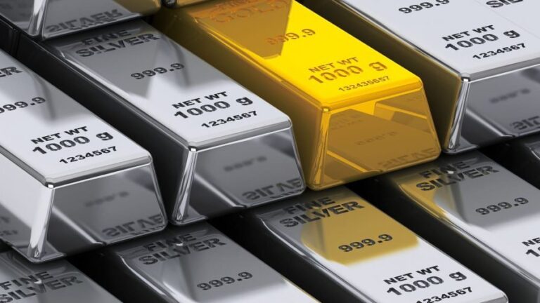 انخفاض تداولات عقود المعادن الثمينة وسط توقعات إقرار حزم تحفيز في الولايات المتحدة