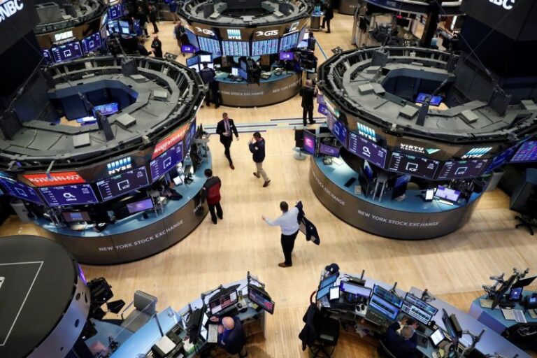 انخفاض معاملات الأسهم الأمريكية وارتفاع الأوروبية