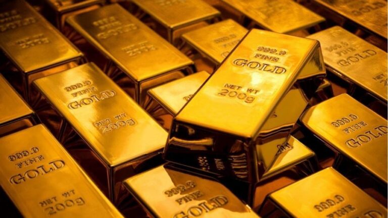 تراجع العقود الآجلة لمعدن الذهب بالتزامن مع تواصل النقاشات حول خطة التحفيز الأمريكية